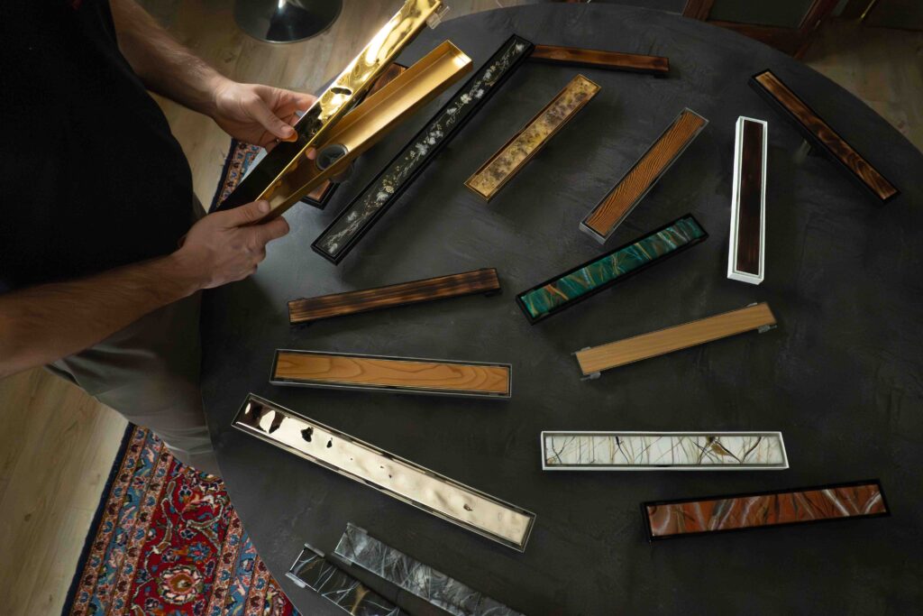 Collezioni Sartirani: finiture per scarico doccia di design